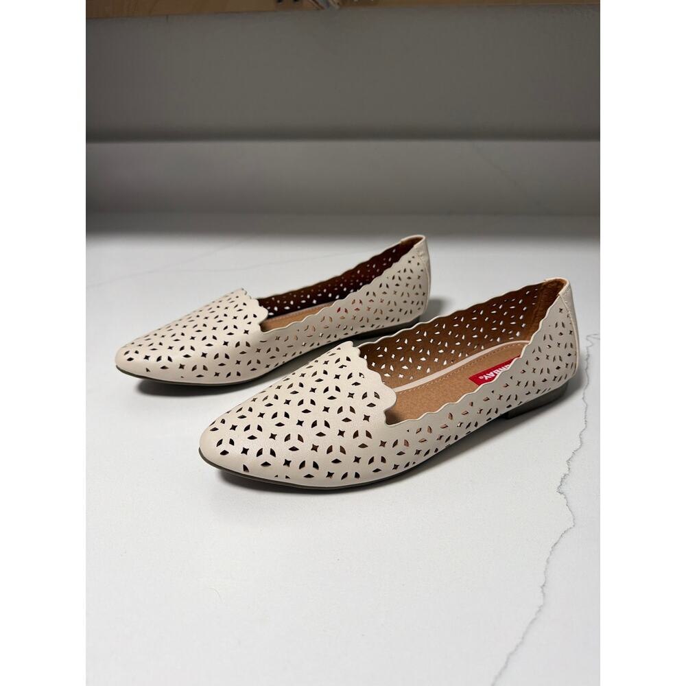 Unionbay Cream Laser Cut Flats Slip On Scalloped Nude Loafers Size 8 - NWOB - Picture 4 of 7